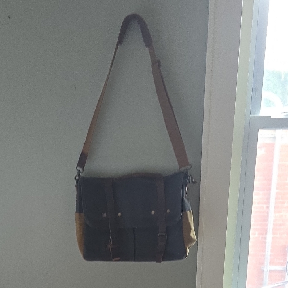 Amazon Black and Tan Messenger Bag with Adjustable Strap